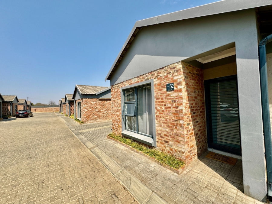 2 Bedroom Property for Sale in Van Der Hoff Park North West